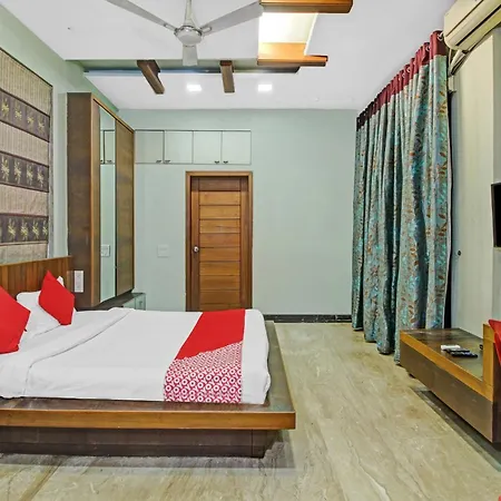 Super Hotel O Kalkaji Delhi Formerly Pragya Palace